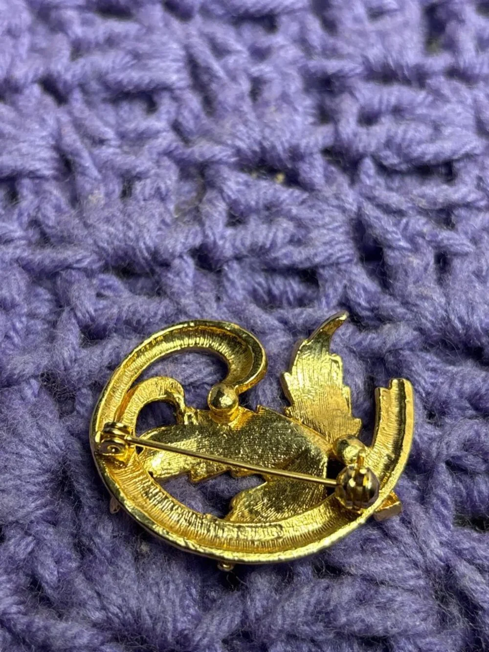 Vintage Goldtone Leaf Brooch Pin Swirl 1.75 inches